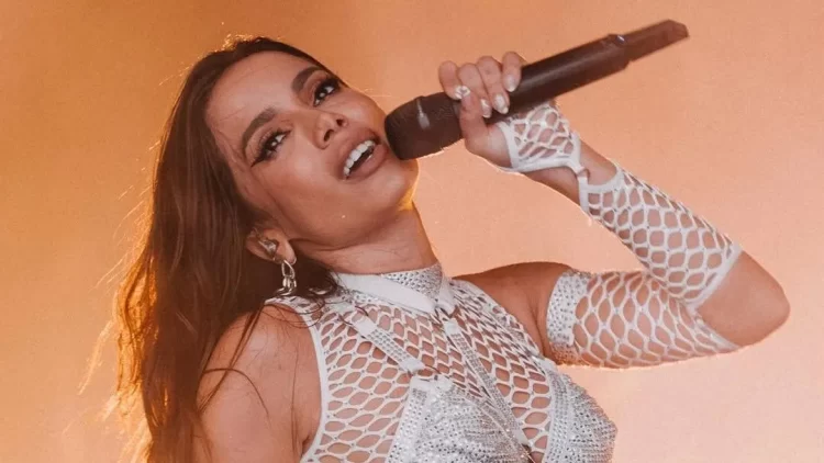 Infecção bacteriana tira Anitta do São João de Campina Grande e de agenda ambiental no Rio