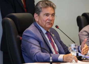 Adriano Galdino denuncia colapso na regulação de leitos na Paraíba e cobra CPI