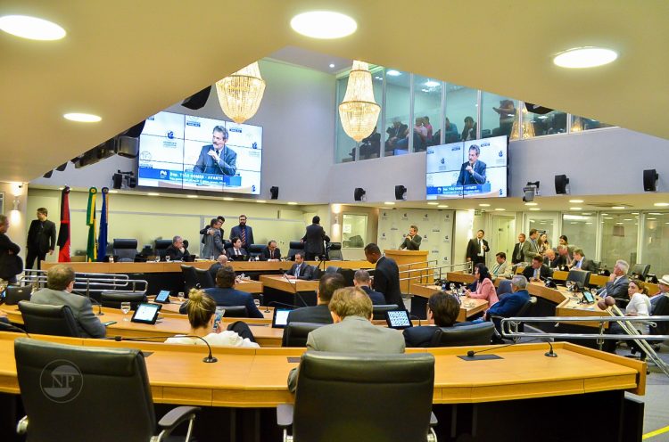 Assembleia da Paraíba terá punição para deputados faltosos no 2º semestre, diz presidente