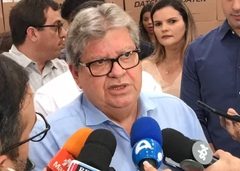 Governador João Azevêdo sinaliza candidatura ao Senado nas eleições de 2026