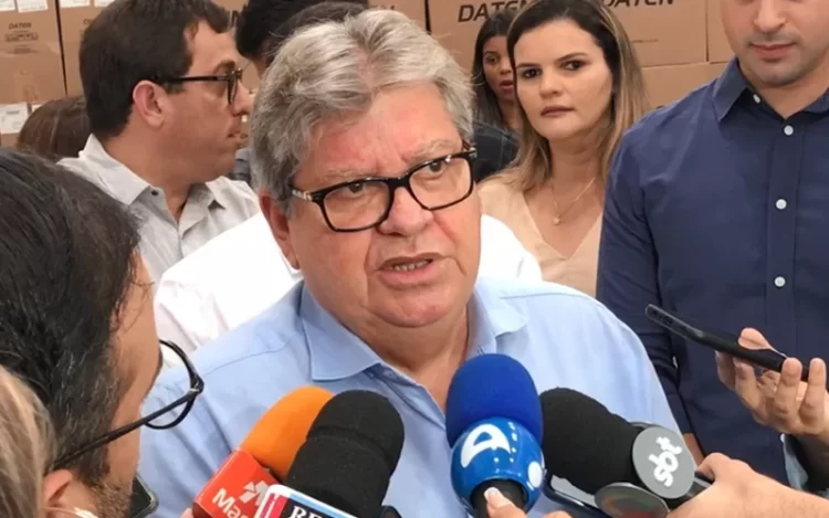 Governador João Azevêdo sinaliza candidatura ao Senado nas eleições de 2026
