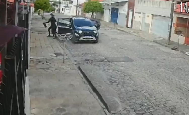 Grupo que invadia residências em Campina sob ordens de presidiários é preso