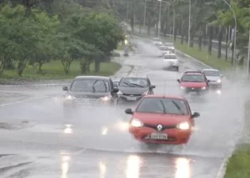 João Pessoa e mais 19 cidades da Paraíba estão sob alerta de chuvas fortes e ventania