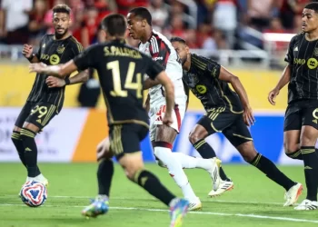 Flamengo empata com LAFC e avança para encarar o Bayern nas oitavas do Mundial