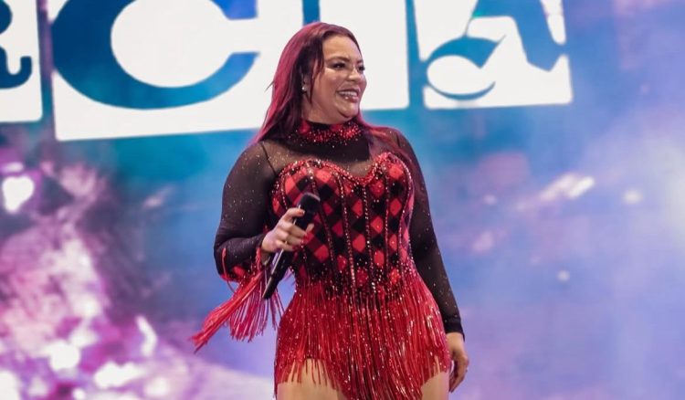 Márcia Fellipe é a atração principal deste sábado no São João 2025 de Santa Rita