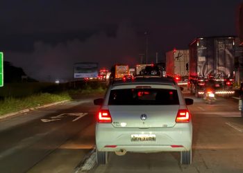 Motoristas enfrentam lentidão na BR-101 sentido João Pessoa nesta segunda-feira