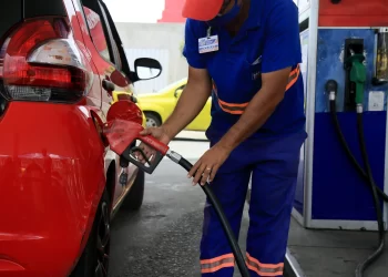 Preço da gasolina cai para R$ 5,97 em João Pessoa; etanol também tem redução