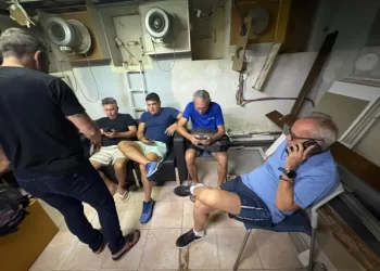 Prefeito de João Pessoa se refugia em abrigo durante visita a Israel após bombardeios