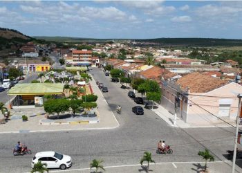 Prefeitura de Pocinhos abre 80 vagas em seleção com salários de até R$ 2,8 mil