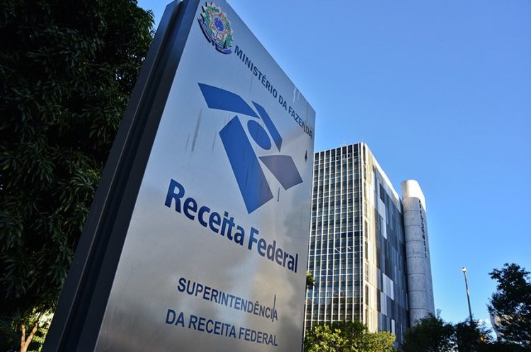 Receita abre consulta a novo lote de restituição na segunda-feira
