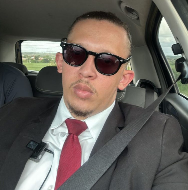 Com carisma e bordões únicos, Mizael Silva se destaca como nova voz do humor digital