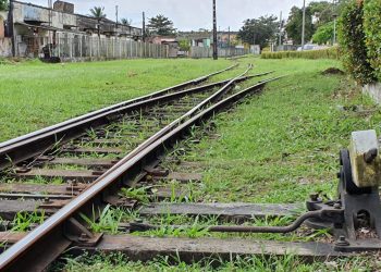 Menino de 8 anos é atropelado por trem em João Pessoa e segue em observação no Trauma