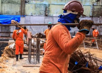 Trabalhadores da construção civil de João Pessoa aprovam greve por tempo indeterminado