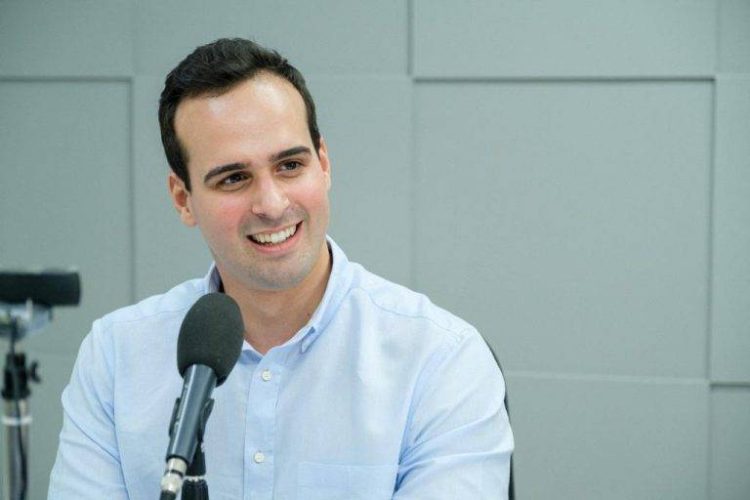 Vice-governador Lucas Ribeiro evita confirmar candidatura em 2026, mas se fortalece como possível nome na disputa