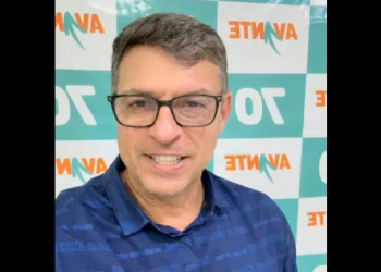 Vitor Hugo oferece comando do Avante para Cícero e abre portas para aliança política