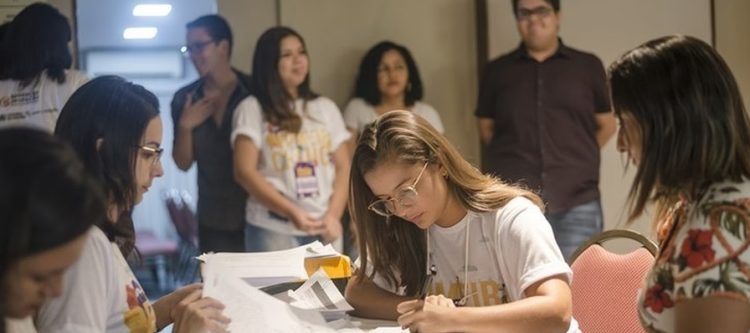 Programa Primeira Chance oferece bolsa de R$ 500 para estudantes técnicos na Paraíba