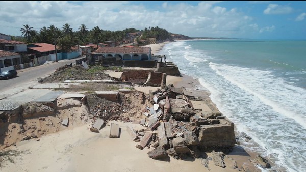 Costa à Deriva: enquanto o mar avança, o Estado rema em círculos