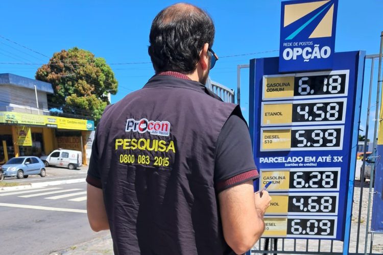 Álcool e gasolina ficam mais baratos em João Pessoa; veja postos com os melhores preços