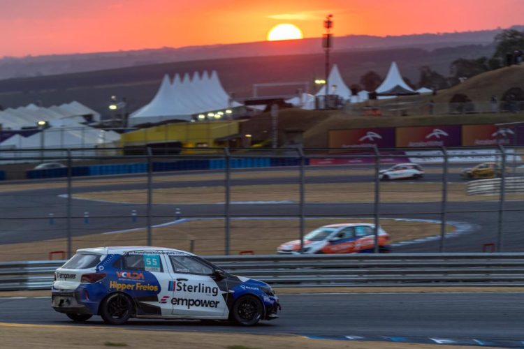 Bia Martins enfrenta fim de semana conturbado no Velocitta com incêndio e acidente