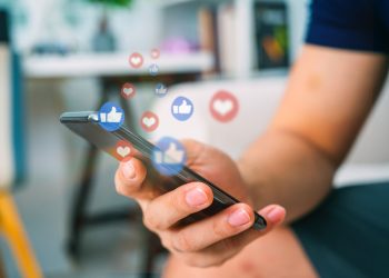 Publicidade muda de canal: internet encosta na TV aberta e redes sociais lideram virada de chave