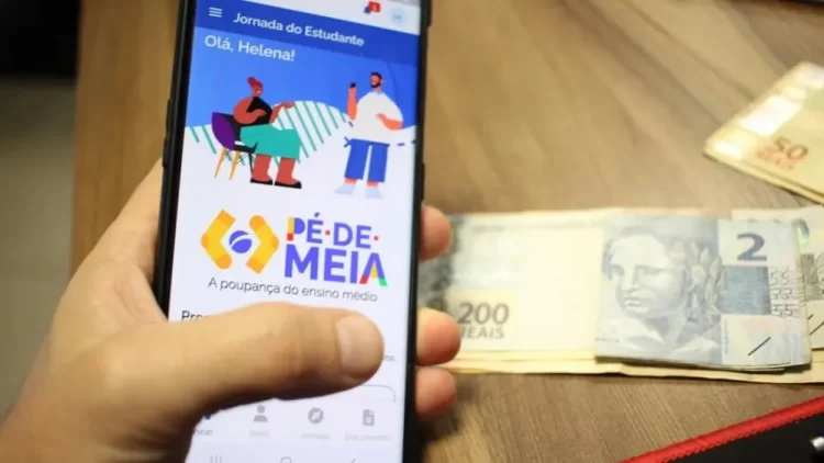 Estudantes recebem nova parcela de R$ 200 do programa Pé-de-Meia