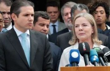 Gleisi Hoffmann critica ataques contra Hugo Motta em vídeos gerados por inteligência artificial