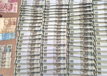 Jovem é preso com mais de R$ 18 mil em dinheiro falso, em Campina Grande