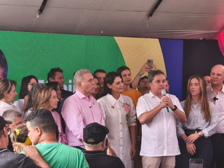 Michelle Bolsonaro anuncia Efraim Filho para o Governo e Queiroga para o Senado na Paraíba