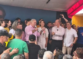 Michelle Bolsonaro recebe título de cidadã pessoense e articula candidatura de Efraim Filho ao governo da Paraíba