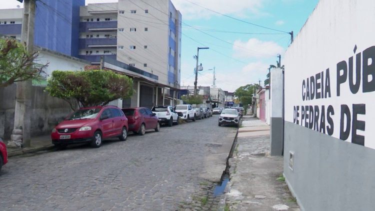Moradores cobram mudança de cadeia pública instalada no centro da cidade