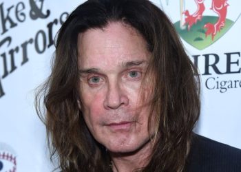 Ozzy Osbourne escreve novo capítulo da própria insanidade — agora com mais vértebras comprometidas