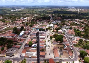 Prefeitura de Conde é alvo de investigação por contratações na Saúde com concurso vigente