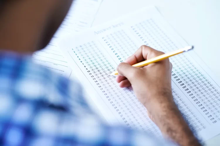 Prefeitura paraibana anuncia concurso público com mais de 700 vagas e salários de R$ 17 mil