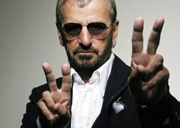 Ringo Starr faz 85 anos hoje e diz se sentir com 24: “Me olho no espelho e é isso que vejo”