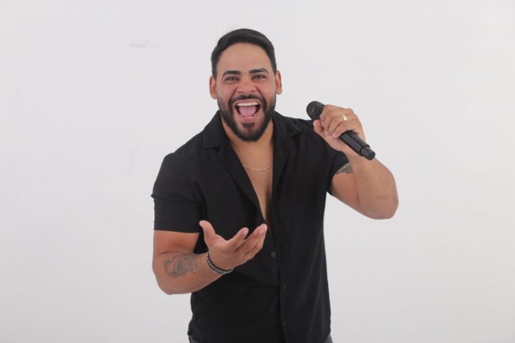 Raifi Sousa vai substituir Anderson Neiff na programação da Festa das Neves 2025