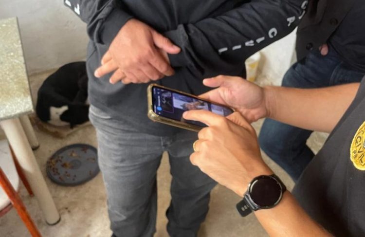 Suspeito de ameaçar adolescentes para conseguir fotos íntimas é alvo de operação, na PB