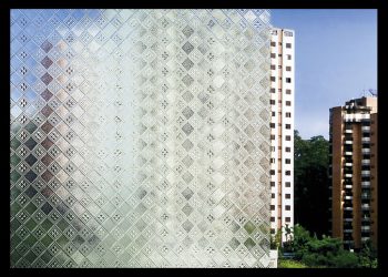 Vidro fantasia: o retorno vintage que clareia sem esconder