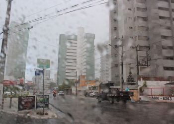 Ventos fortes de até 40 km/h atingem João Pessoa e litoral da PB, alerta meteorologia