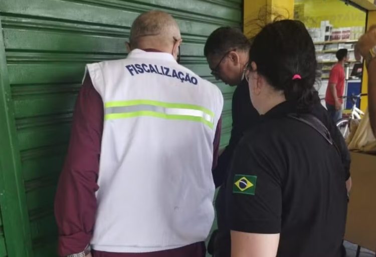 Quatro lojas e uma fábrica são interditadas por vender produtos naturais para tratamentos de saúde sem registro