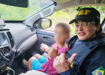 Menino de 4 anos foge de casa e é encontrado pela PRF tentando atravessar a BR-230