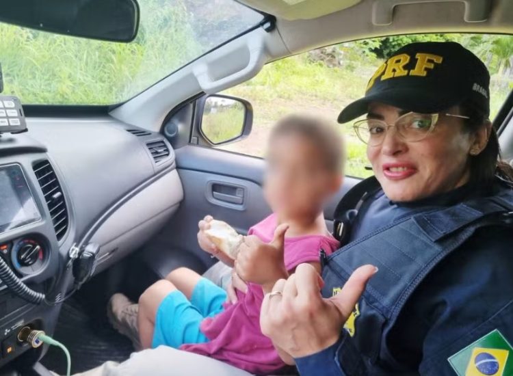 Menino de 4 anos foge de casa e é encontrado pela PRF tentando atravessar a BR-230