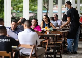 Setor de serviços da PB cresce 8,8% e fica entre os três maiores do país