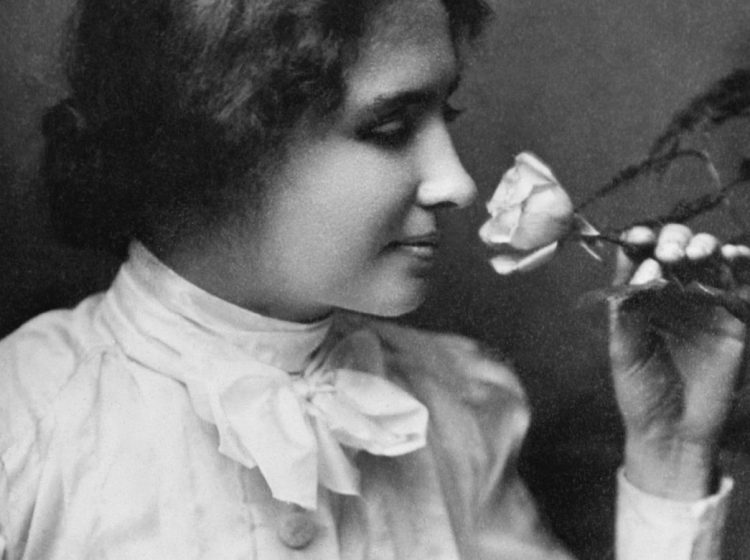 Helen Keller: da escuridão silenciosa à voz ativa dos direitos humanos