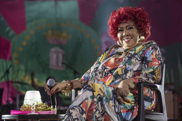 Alcione promete “macumbinha” para Trump e defende Moraes com bom humor