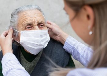 Pesquisa de Harvard aponta lítio como possível aliado no combate ao Alzheimer