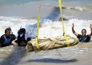 Egito revela cidade submersa de mais de 2 mil anos em Alexandria