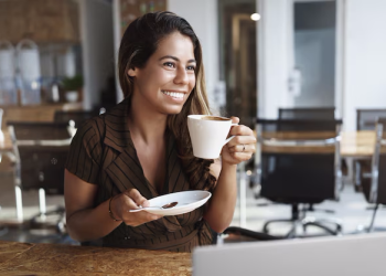 O café sem açúcar e o ego doce de quem toma