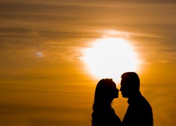 Além da bebida: a busca por relações genuínas na sobriedade