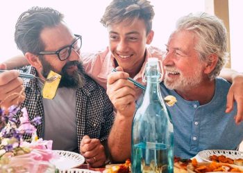 Dia dos Pais: do barro à sacolinha de presente, passando por amores silenciosos e abraços que duram a vida inteira