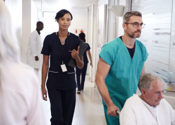 Programa de Lula para usar hospitais privados no SUS ainda não saiu do papel após lançamento em Recife